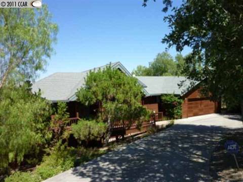 975 Ridge Dr, Concord, CA 94518 photo 1