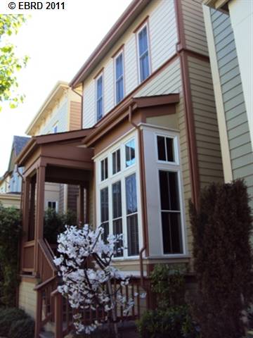 2072 Lewis St, Hercules, CA 94547 photo 1