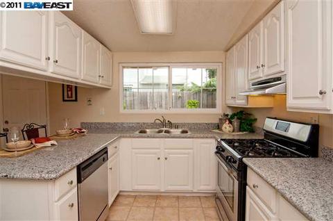1449 Rieger Ave, Hayward, CA 94544 photo 1