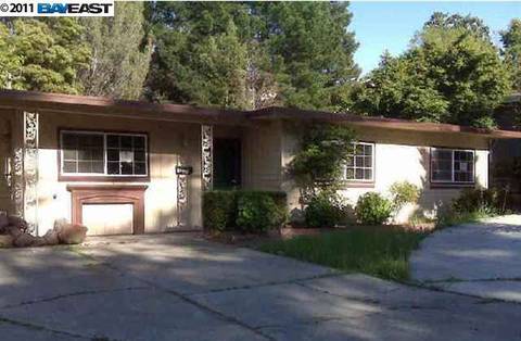 3211 Pine St, Martinez, CA 94553 photo 1