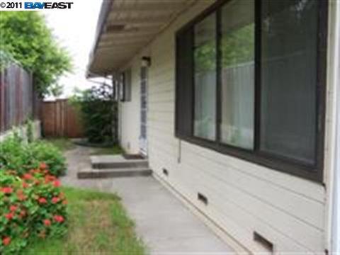 5123 Rahlves Dr, Castro Valley, CA 94546 photo 1