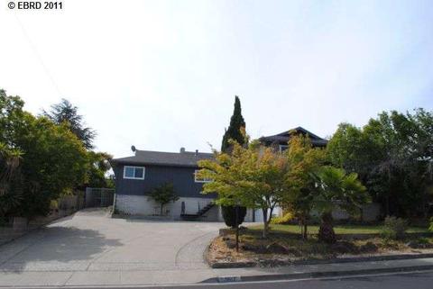 1007 Hawthorne Dr, Rodeo, CA 94572 photo 1