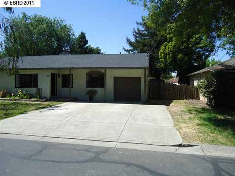 1371 Pear Dr, Concord, CA 94518 photo 1