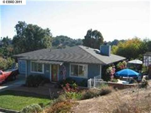 204 Brown St, Martinez, CA 94553 photo 1