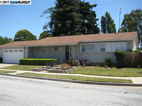 1 Becker Pl, Hayward, CA 94544 photo 1