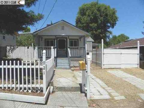 921 Walnut St, Martinez, CA 94553 photo 1