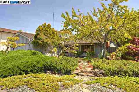 8316 Del Monte Ave, Newark, CA 94560 photo 1