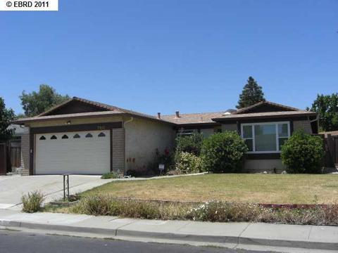 3950 Saint Moritz Dr, Pittsburg, CA 94565 photo 1