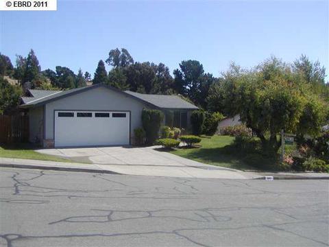980 Sandpoint Dr, Rodeo, CA 94572 photo 1