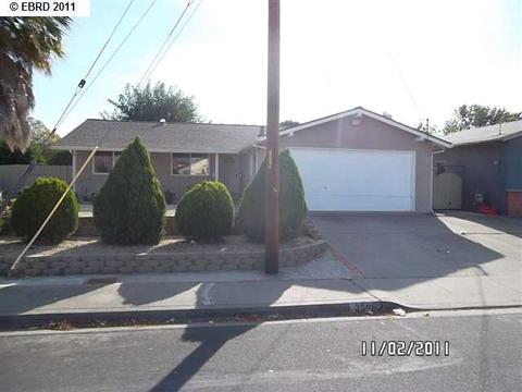 3596 Falcon Dr, Concord, CA 94520 photo 1