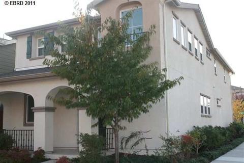 27 Pluto Ct, Pittsburg, CA 94565 photo 1