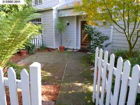 203 Commodore Dr, Richmond, CA 94804 photo 1