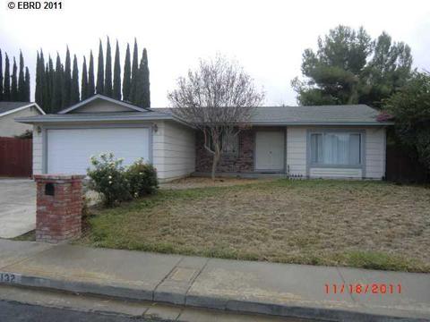 132 Regent Dr, Pittsburg, CA 94565 photo 1