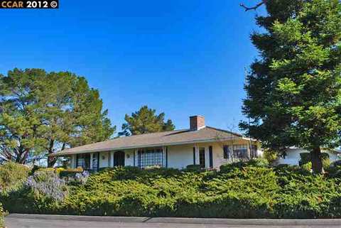 811 Ridge Dr, Concord, CA 94518 photo 1