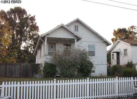692 Rodeo Ave, Rodeo, CA 94572 photo 1