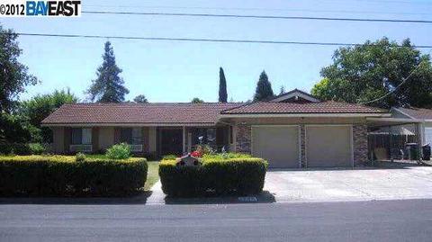 1705 Gilardy Dr, Concord, CA 94518 photo 1