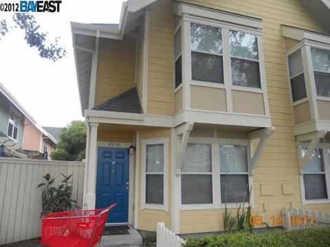 2830 E 10th St, Oakland, CA 94601 photo 1