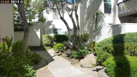 2400 Laguna Cir #B, Concord, CA 94520 photo 1