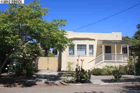 1345 Derby St, Berkeley, CA 94702 photo 1