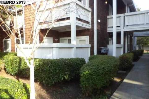 105 Marina Lakes Dr, Richmond, CA 94804 photo 1