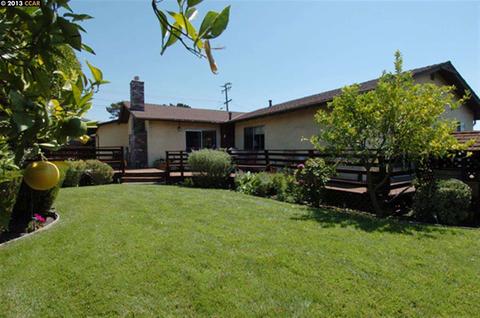 926 Hawthorne Dr, Rodeo, CA 94572 photo 1
