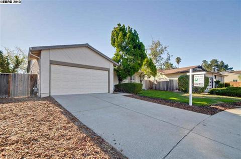 106 Nutmeg Ct, Hercules, CA 94547 photo 1