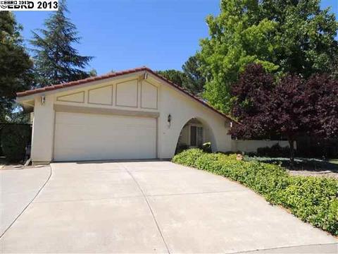 935 Center Ct, Martinez, CA 94553 photo 1