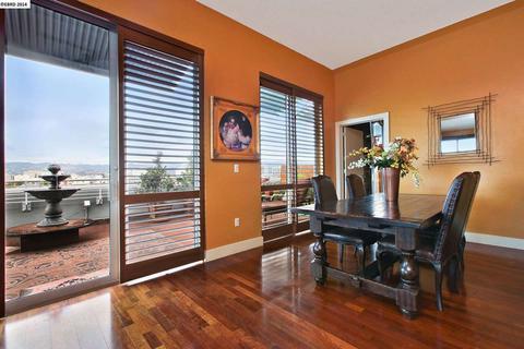 201 4th St #602, Oakland, CA 94607 photo 1
