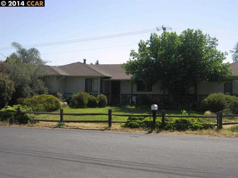 4779 Laura Dr, Concord, CA 94521 photo 1