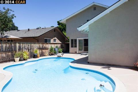 5592 Gonzalez Ct, Concord, CA 94521 photo 1