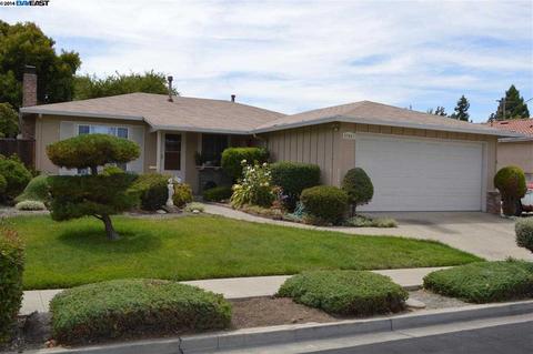 27063 Gading Rd, Hayward, CA 94544 photo 1