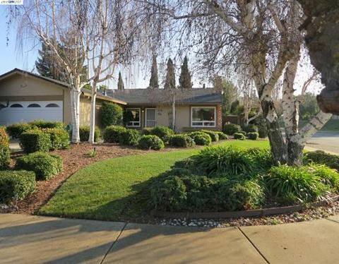 33667 Simple Ct, Fremont, CA 94555 photo 1