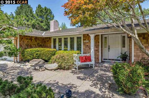 811 Crossbrook Dr, Moraga, CA 94556 photo 1