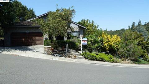 1860 Astor Dr, San Leandro, CA 94577 photo 1