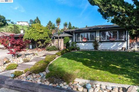 27982 Fallbrook Dr, Hayward, CA 94542 photo 1