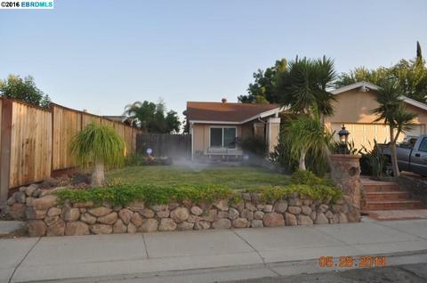 220 Yosemite Dr, Tracy, CA 95376 photo 1