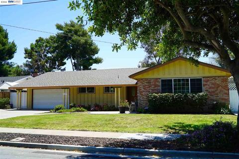 35197 Blackburn Dr, Newark, CA 94560 photo 1