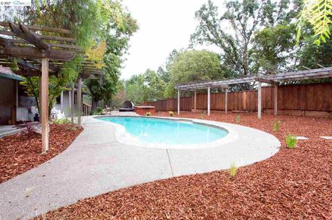 860 Sage Dr, Martinez, CA 94553 photo 1