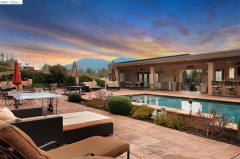 5193 Myrtle Dr, Concord, CA 94521 photo 1