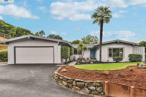 3011 Hampton Rd, Martinez, CA 94553 photo 1