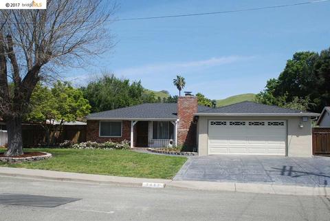 2482 Moore Ct, Pinole, CA 94564 photo 1