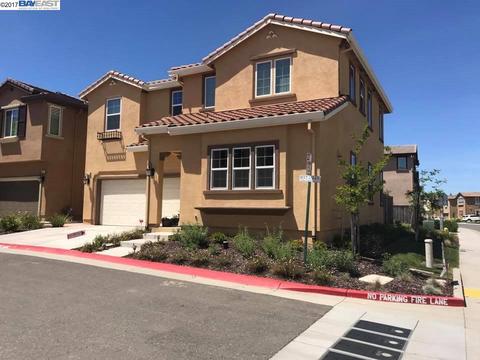 949 Willow Bridge Dr, Folsom, CA 95630 photo 1