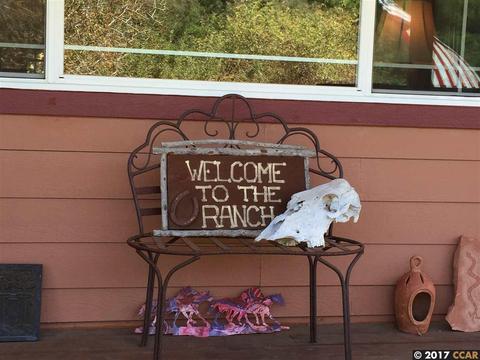 401 Bear Oaks Ln, Martinez, CA 94553 photo 1