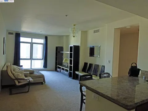 423 7th St #611, Oakland, CA 94607 photo 1