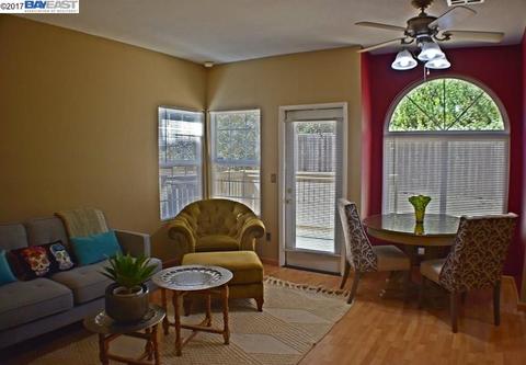 703 Forest Run, Hercules, CA 94547 photo 1