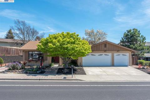 8601 Southwick Dr, Dublin, CA 94568 photo 1