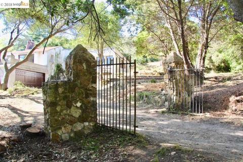 2371 Oak St, Berkeley, CA 94708 photo 1