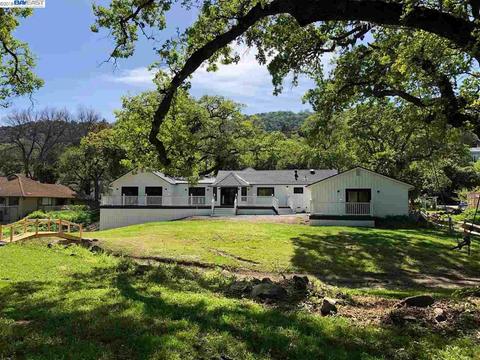 7402 Foothill Rd, Pleasanton, CA 94566 photo 1