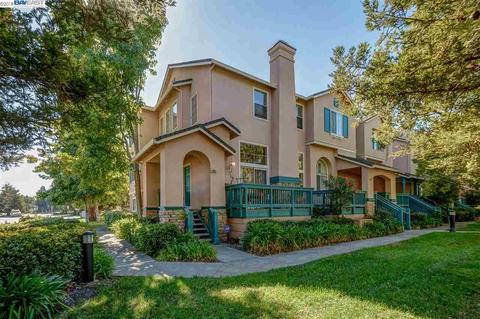 1005 Dolphin Cmn, Fremont, CA 94536 photo 1