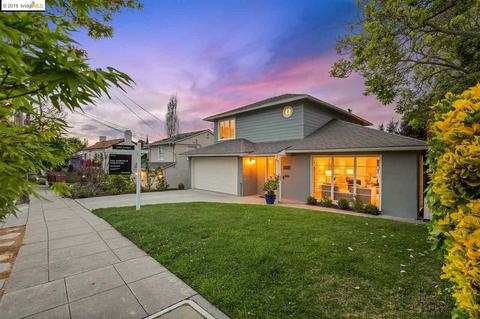 936 Paramount Rd, Oakland, CA 94610 photo 1